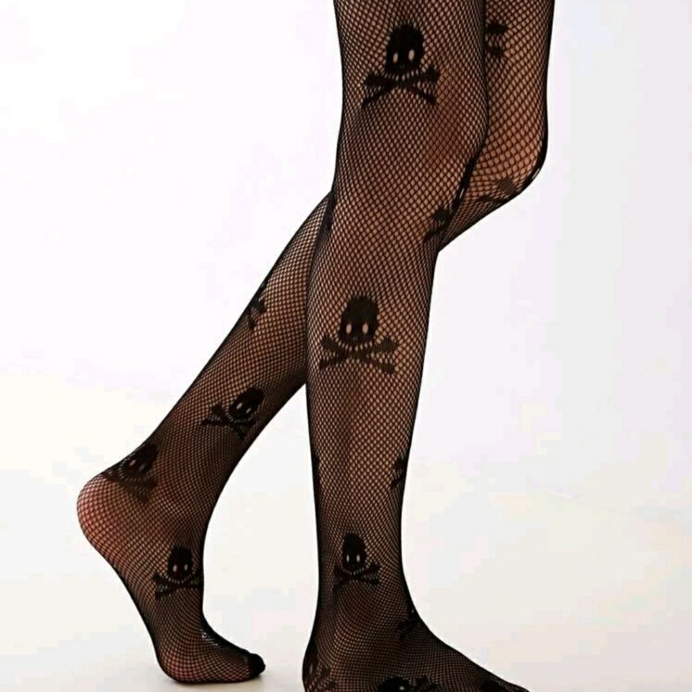 Skull Graphic Mesh Tight - Picture 2 of 5